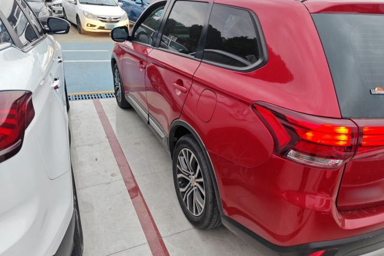 Used Mitsubishi Outlander 2018 2.0L Two-Wheel Drive Glory Edition 5 Seats
