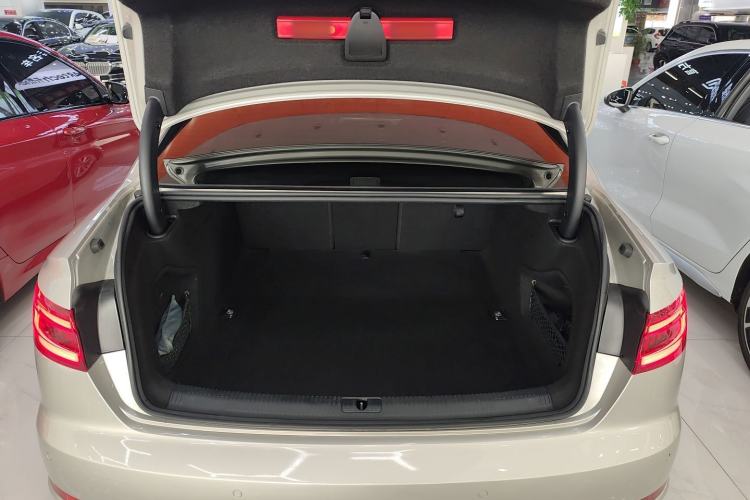 Used Audi A4L 2019 40 TFSI Fashion Edition China VI Emission Standard
