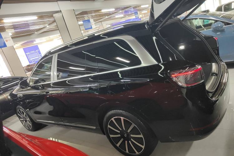 Used Hima AITO M9 2025 All-Electric Ultra Version 100 kWh 5-Seater Model
