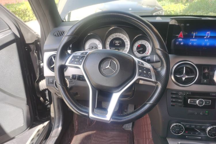 Used Mercedes-Benz GLK-Class 2015 GLK 260 4MATIC Dynamic Edition Ultimate Version
