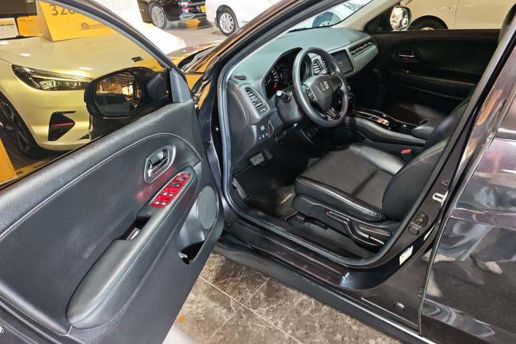 Used Honda Vezel 2019 1.5L CVT Luxury Model China VI
