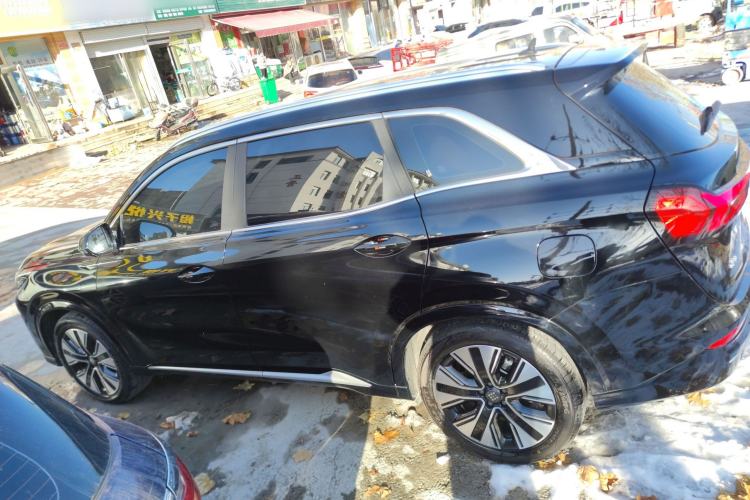 Used  E5 PLUS 2025 165 km Long-Range Version 5 Seats
