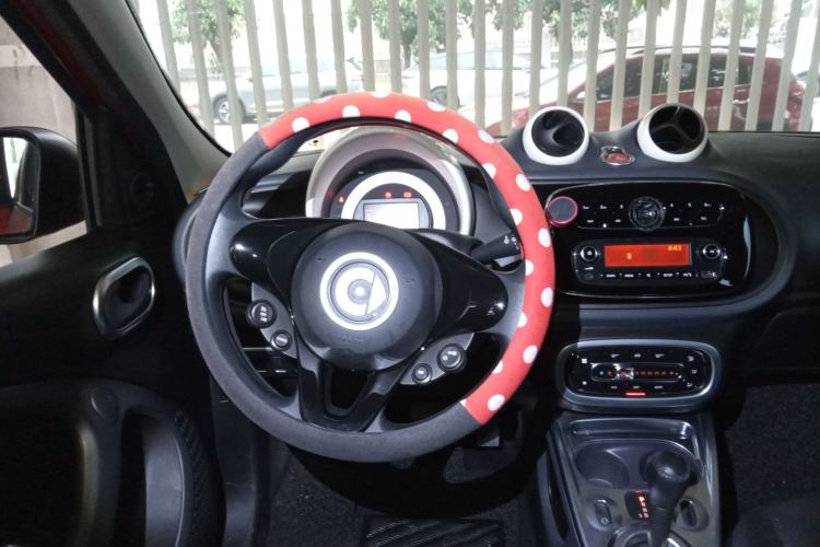 Used  forfour 2016 1.0L 52 kW Dynamic Edition
