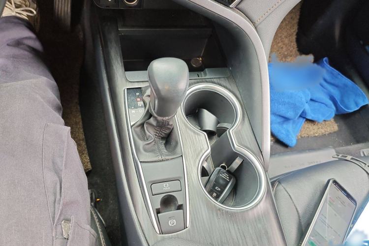 Used Toyota Camry 2021 2.0G Luxury Edition
