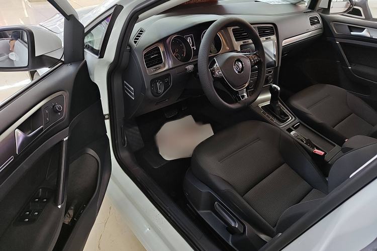 Used Volkswagen Golf 2015 1.4TSI Automatic Comfort Model
