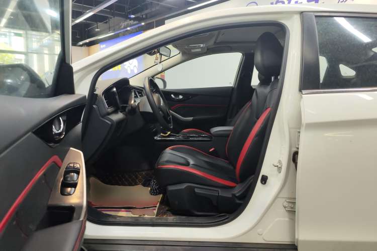 Used Venucia D60 2019 1.6L XL CVT Smart Connect Elite Edition
