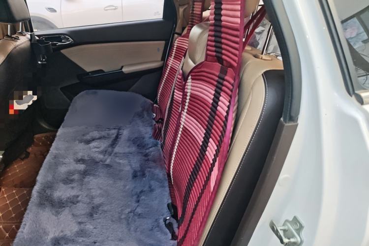 Used Baojun 310W 2017 1.5L Manual Fashion Model China V