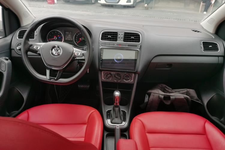 Used Volkswagen Polo 2016 1.6L Automatic Comfort Model
