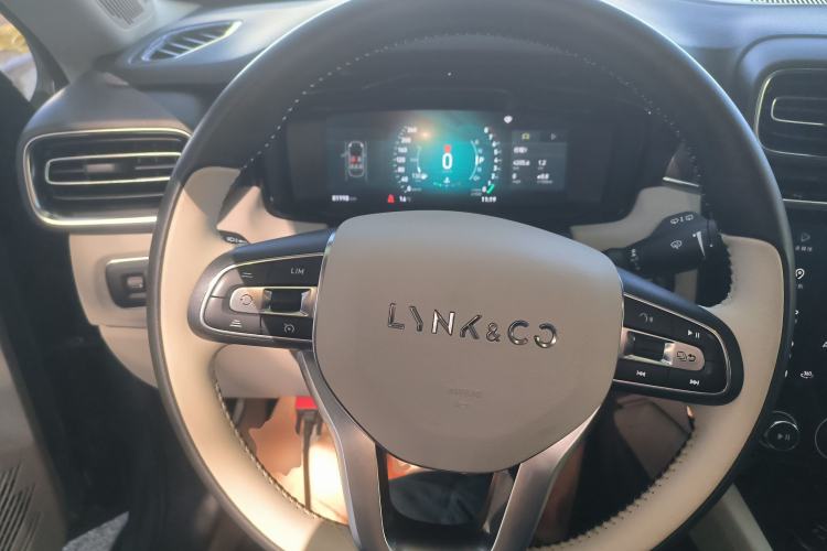 Used Lynk & Co 02 2018 1.5T DCT Two-Wheel Drive Zhaopu Version China V Standard
