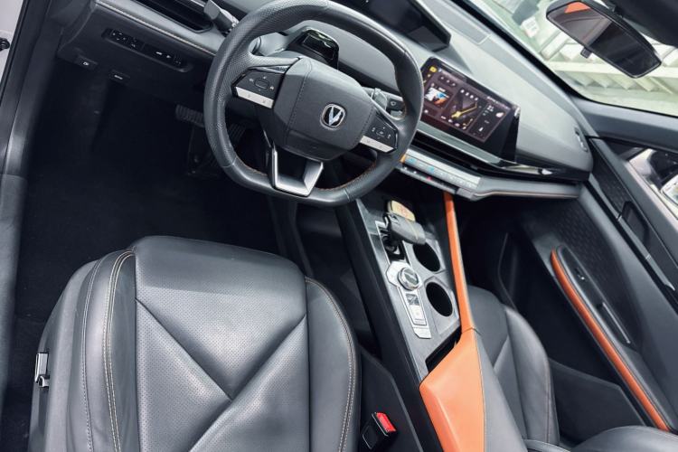 Used Changan UNI-V 2022 1.5T Prestige Version
