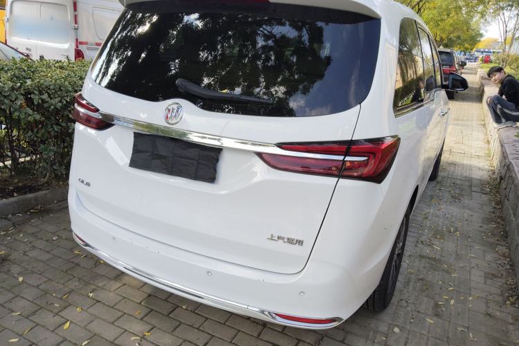 Used Buick GL8 2023 Facelifted Land Cruiser Executive Luxury Version
