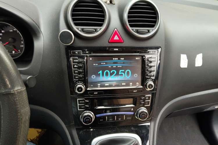 Used Haval H6 2014 Upgraded Model 2.0T Diesel Manual Two-Wheel Drive Elite Version
