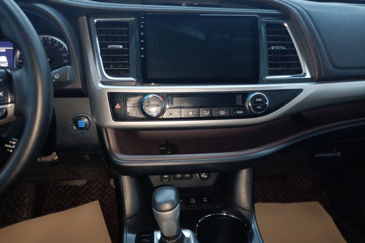 Used Toyota Highlander 2018 2.0T Four-Wheel Drive Luxury Edition 7 Seats China V Emission Standard
