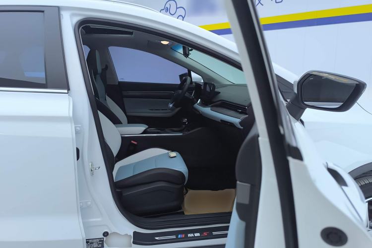 Used Geely Auto Emgrand S 2022 1.4T CVT Crossover Player Edition
