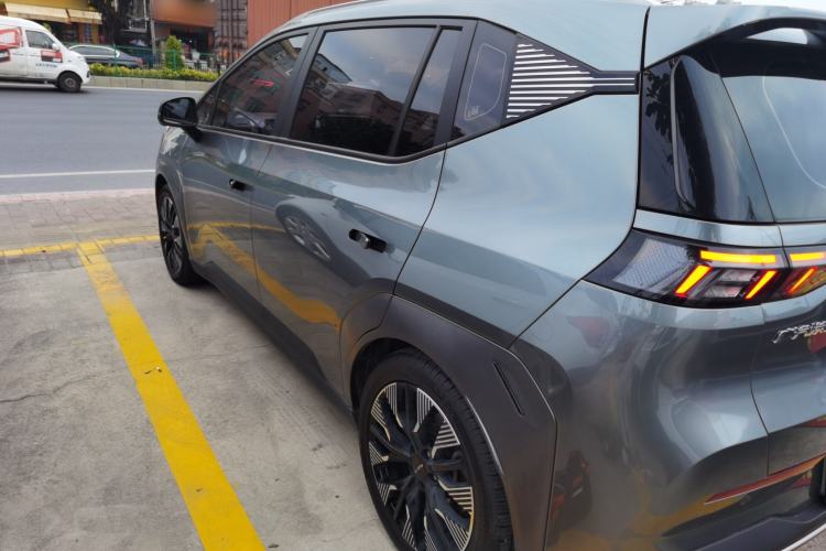 Used AION Y 2022 70 Tech Edition Lithium Iron Phosphate
