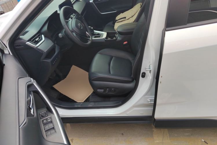 Used Toyota RAV4 2023 2.0L CVT Two-Wheel Drive Fashion Plus Edition