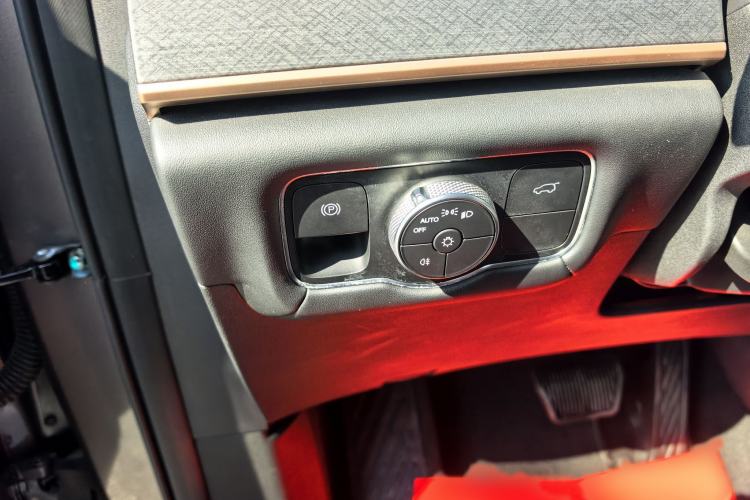 Used Chery Tiggo 9 2023 2.0T Dual-Clutch Two-Wheel Drive Leading Edition 5 Seats