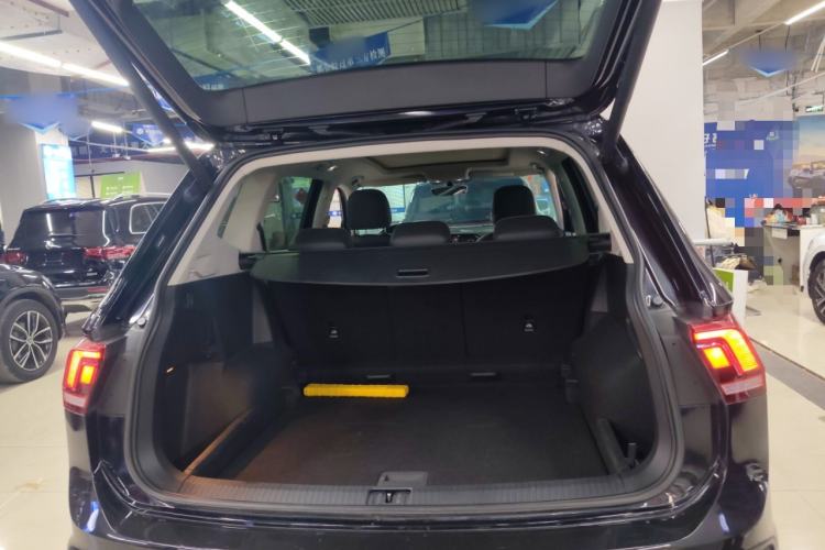 Used Volkswagen Tiguan L 2020 330TSI Automatic Two-Wheel Drive Smart Luxury Edition China VI Standard
