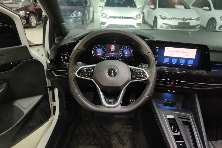 Used Volkswagen Golf 2023 Facelift 280TSI DSG R-Line