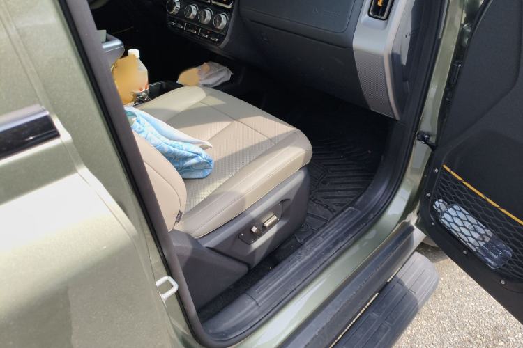 Used  V23 2025 401 Two-Wheel Drive Intelligent Driving Version
