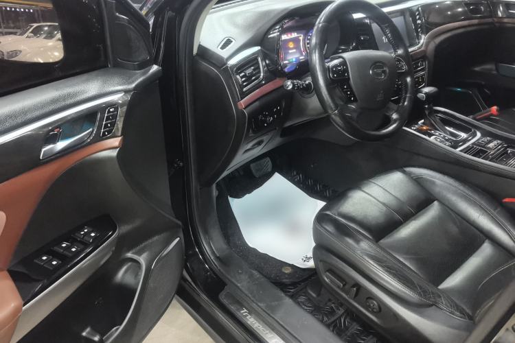 Used GAC Trumpchi GS8 2017 320T Two-Wheel Drive Luxury Smart Connectivity Version (7 Seats)
