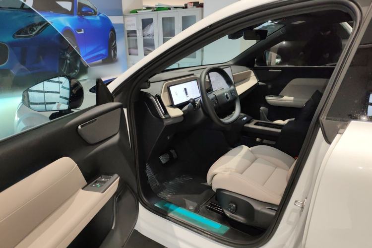 Used Volvo Volvo XC70 Plug-in Hybrid 