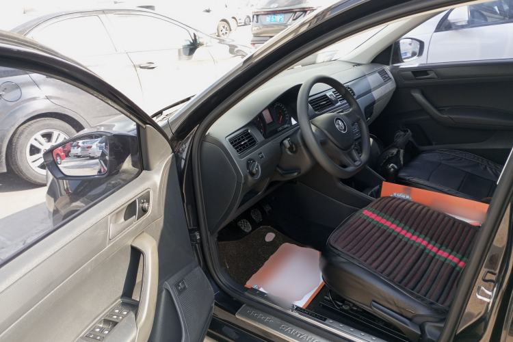 Used Volkswagen Santana 2016 1.6L Manual Fashion Edition