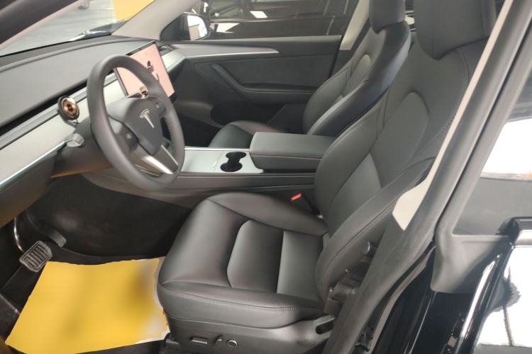 Used Tesla Model Y 2023 Long-Range All-Wheel-Drive Version