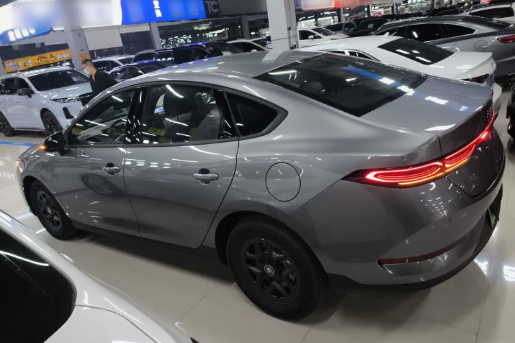 Used BYD Qin PLUS 2025 DM-i Smart Drive 55KM Leading Model
