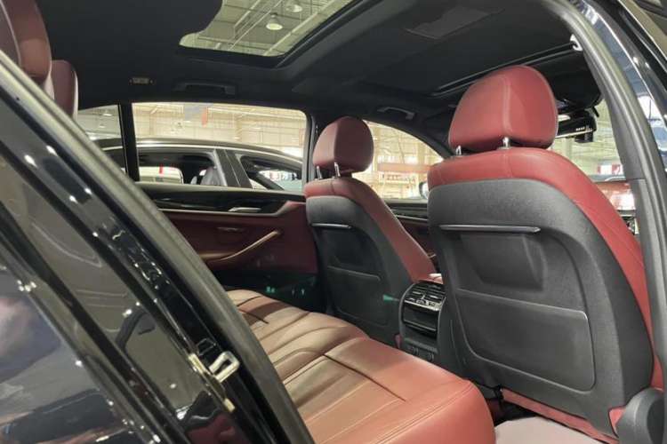 Used BMW 5 Series 2018 Facelifted 530Li xDrive M Sport Package
