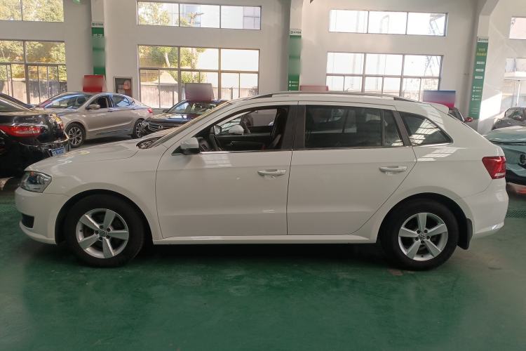 Used Volkswagen Gran Lavida 2013 1.6L Automatic Fashion Model
