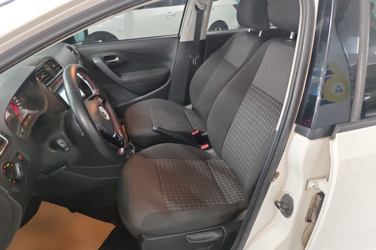 Used Volkswagen Polo 2016 1.6L Automatic Comfort Model
