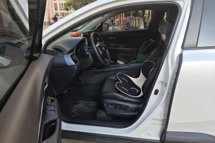 Used Toyota IZOA 2023 Dual-Motor 2.0L Yixiang Edition