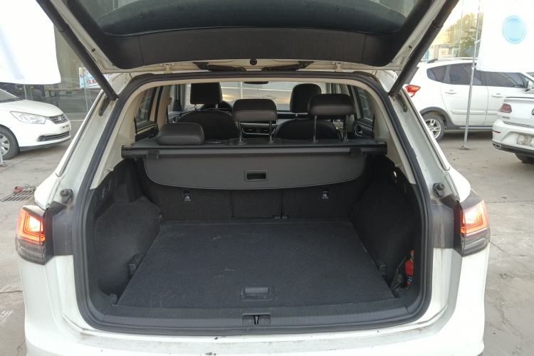 Used Volkswagen Tayron 2023 300TSI Two-Wheel-Drive Luxury Plus Advanced Edition
