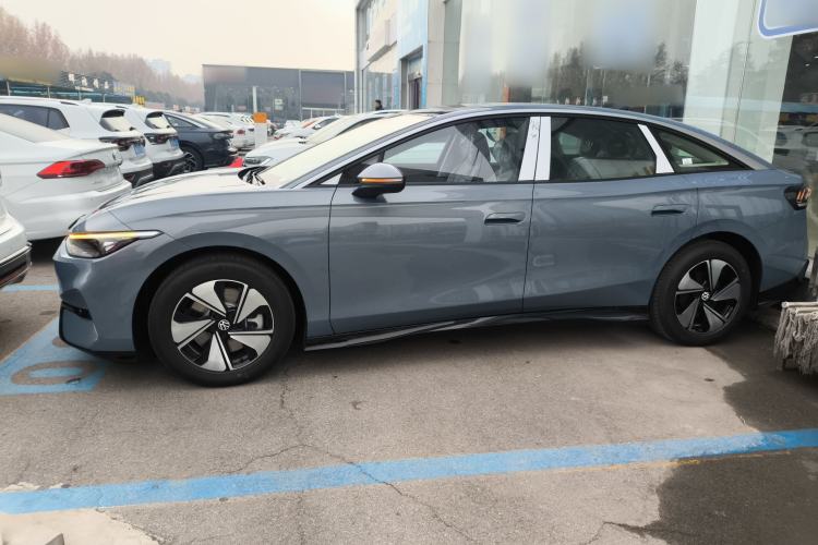 Used Volkswagen ID.7 VIZZION 2024 AIR model
