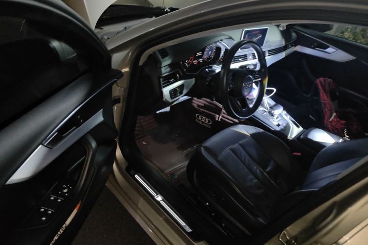 Used Audi A4L 2019 40 TFSI Fashion Edition China VI Emission Standard
