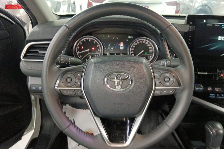 Used Toyota Camry 2023 2.0G Luxury Edition
