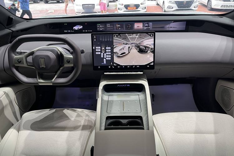 Used  12 2025 Max Extended-Range Edition
