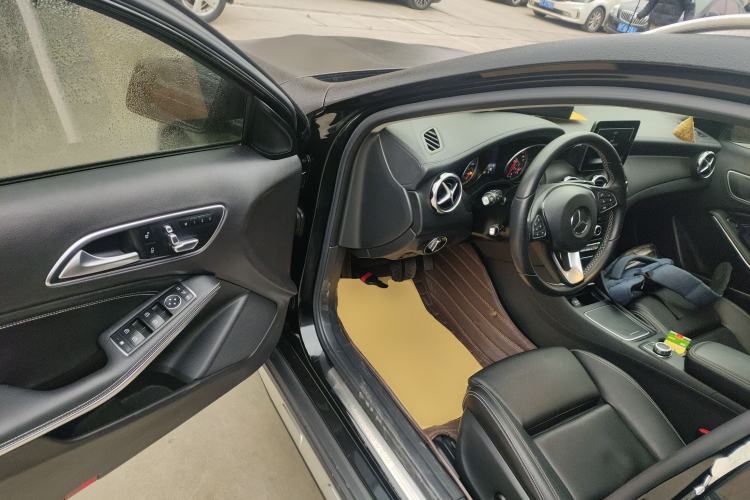 Used Mercedes-Benz GLA 2017 GLA 200 Fashion Model
