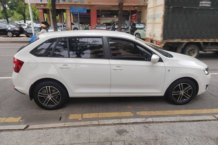 Used Skoda Rapid Spaceback 2016 Revised Version 1.6L Automatic Front-Drive Edition
