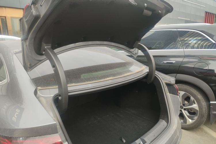 Used BYD Qin L 2025 DM-i Smart Drive 120KM Superior Model