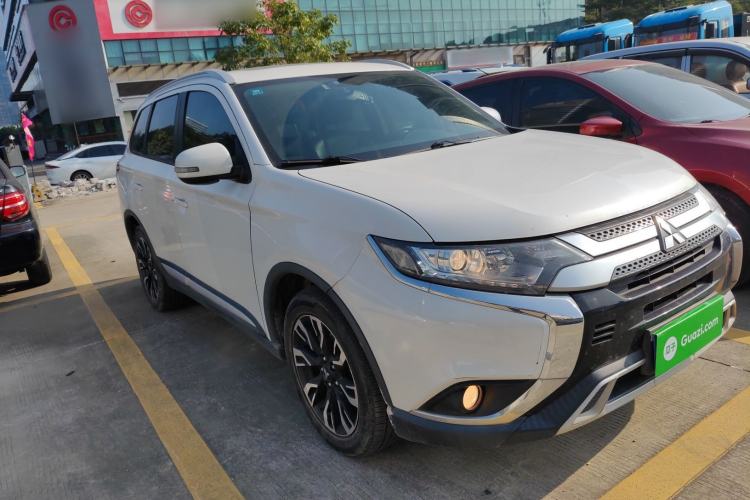 Used Mitsubishi Outlander 2019 2.0L Two-Wheel Drive Comfort Edition 5 Seats China VI Standard
