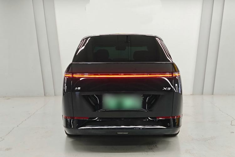 Used XPeng X9 2024 702 Ultra-Long Range Max
