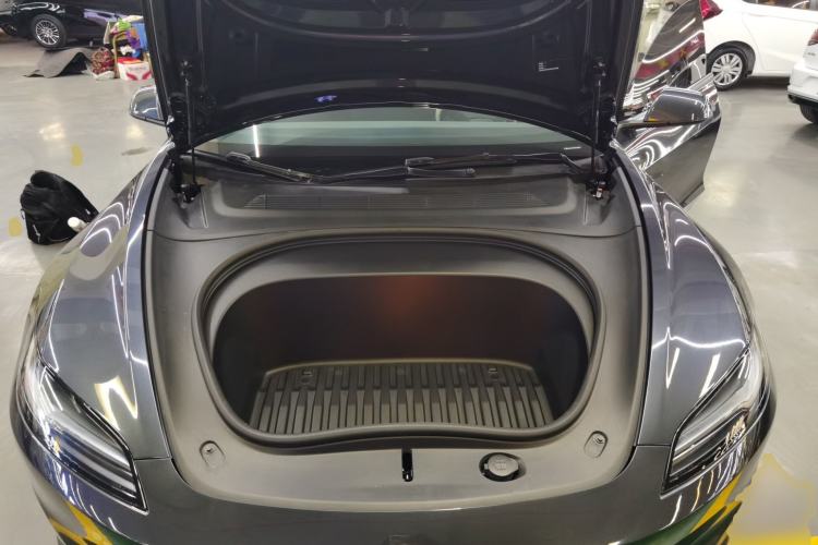 Used Tesla Model 3 2025 Rear-Wheel-Drive Version
