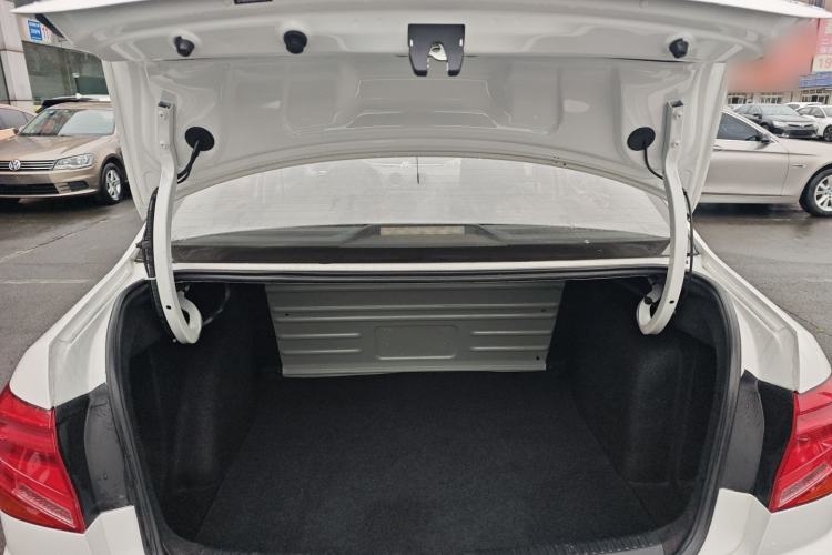 Used Volkswagen Jetta 2017 1.5L Automatic Fashion Model
