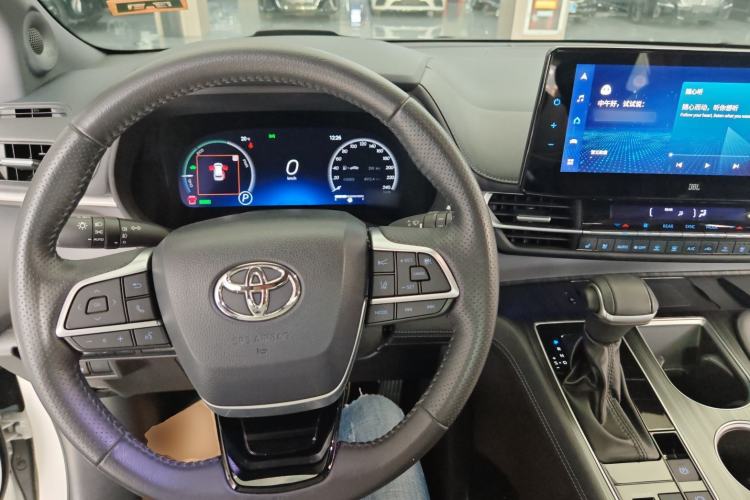 Used Toyota Sienna 2021 2.5L Hybrid Platinum Edition
