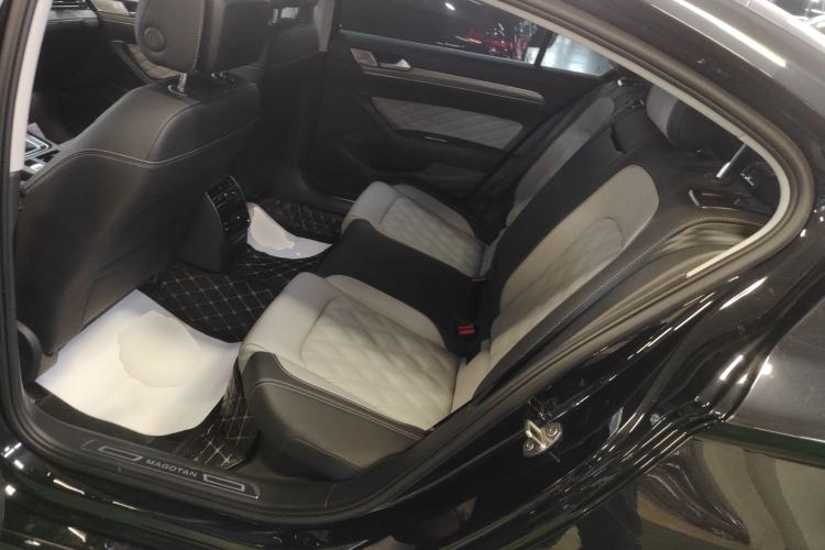 Used Volkswagen Magotan 2023 2 Million Units Limited Edition 330TSI DSG Leading Version