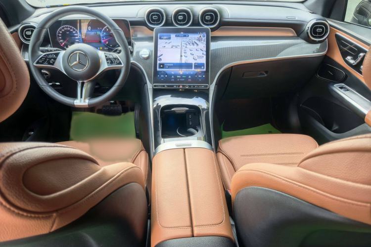 Used Mercedes-Benz GLC 2024 GLC 260 L 4MATIC Dynamic Edition 5-seater
