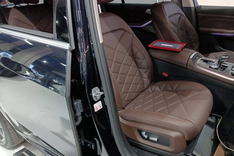 Used BMW X5 2022 Restyled xDrive 30Li Luxury Version M Sport Package
