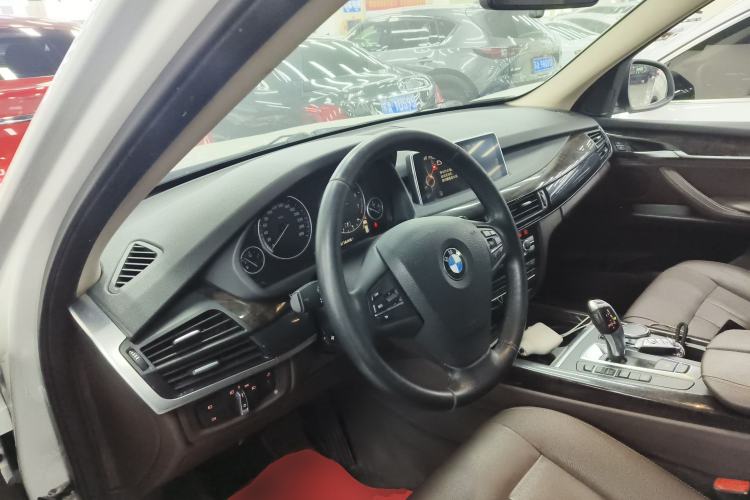 Used BMW X5 2015 xDrive28i
